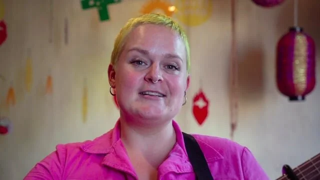 Shopfront Sessions: Lola Sola at Lentil As Anything Newtown