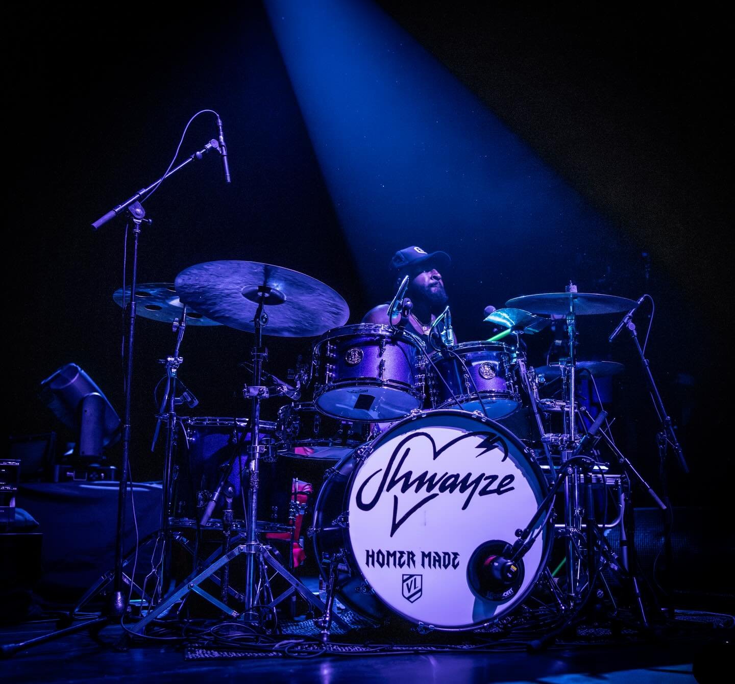@smoovalien ROCKED the @shwayze set at @channel24 in Sacramento last weekend! 

His custom tour kit is a handmade Maple / Mahogany / carbon fiber ply shell with a color-shifting electric blue-violet lacquer finish.

Huge shoutout to @durbanmedia for 