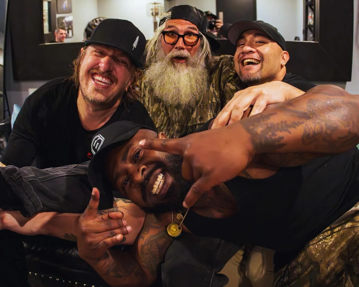 Behind the scenes in Dallas!!!

📸: @jona_p22 🔥

#drummers #musicians #team #artists #bts