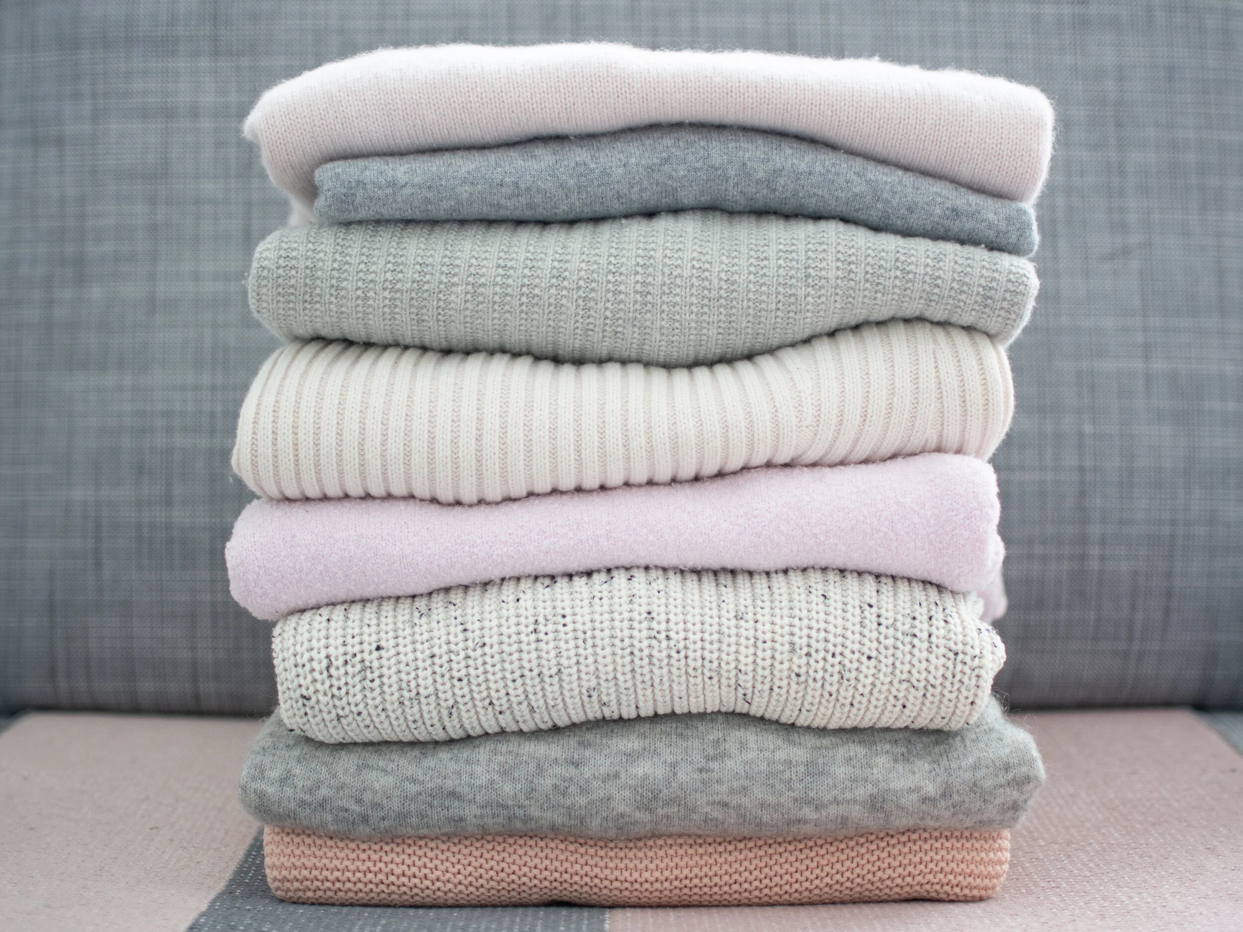 Iisit hoito-ohjeet neuleille