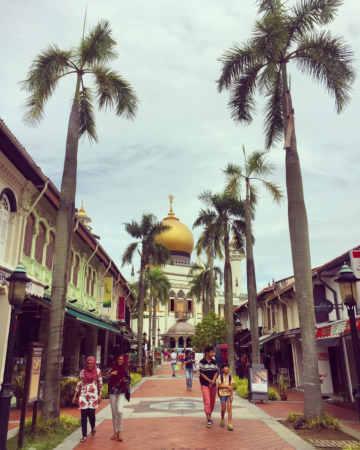 Living Like a Local in Singapore