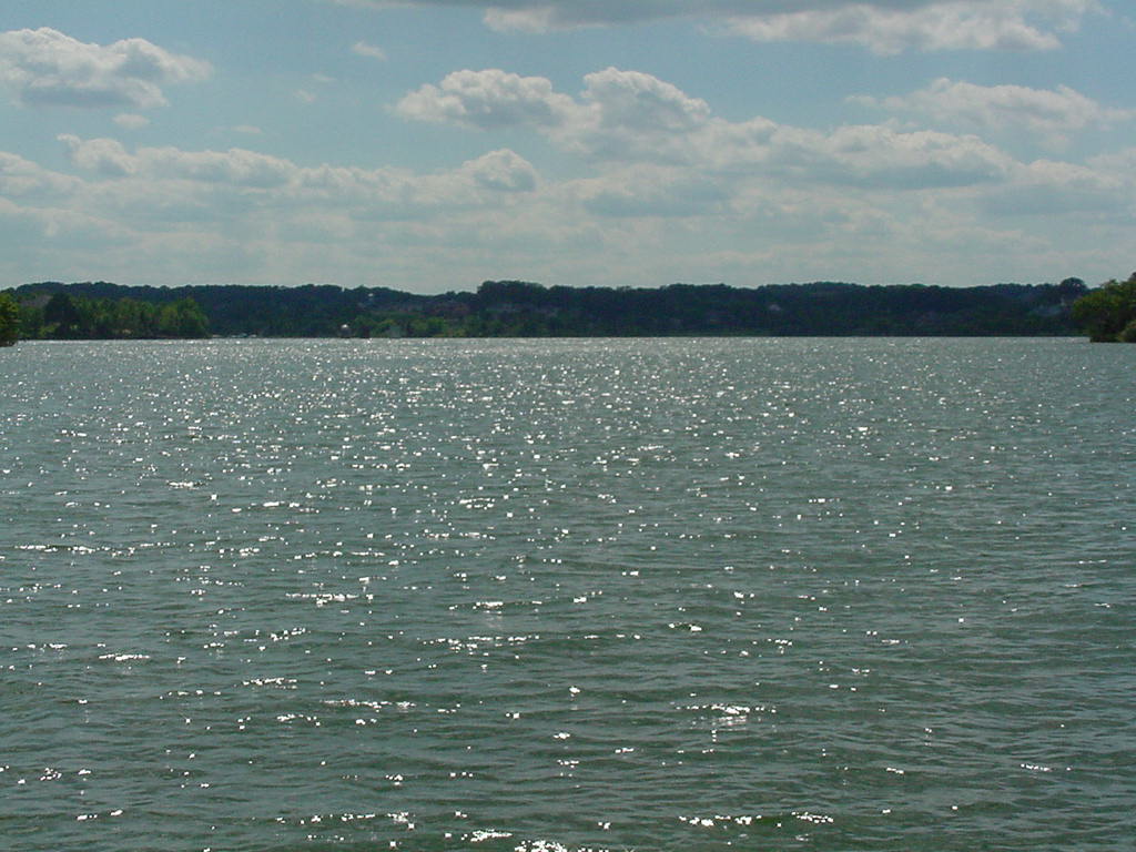 TelicoLake2.JPG