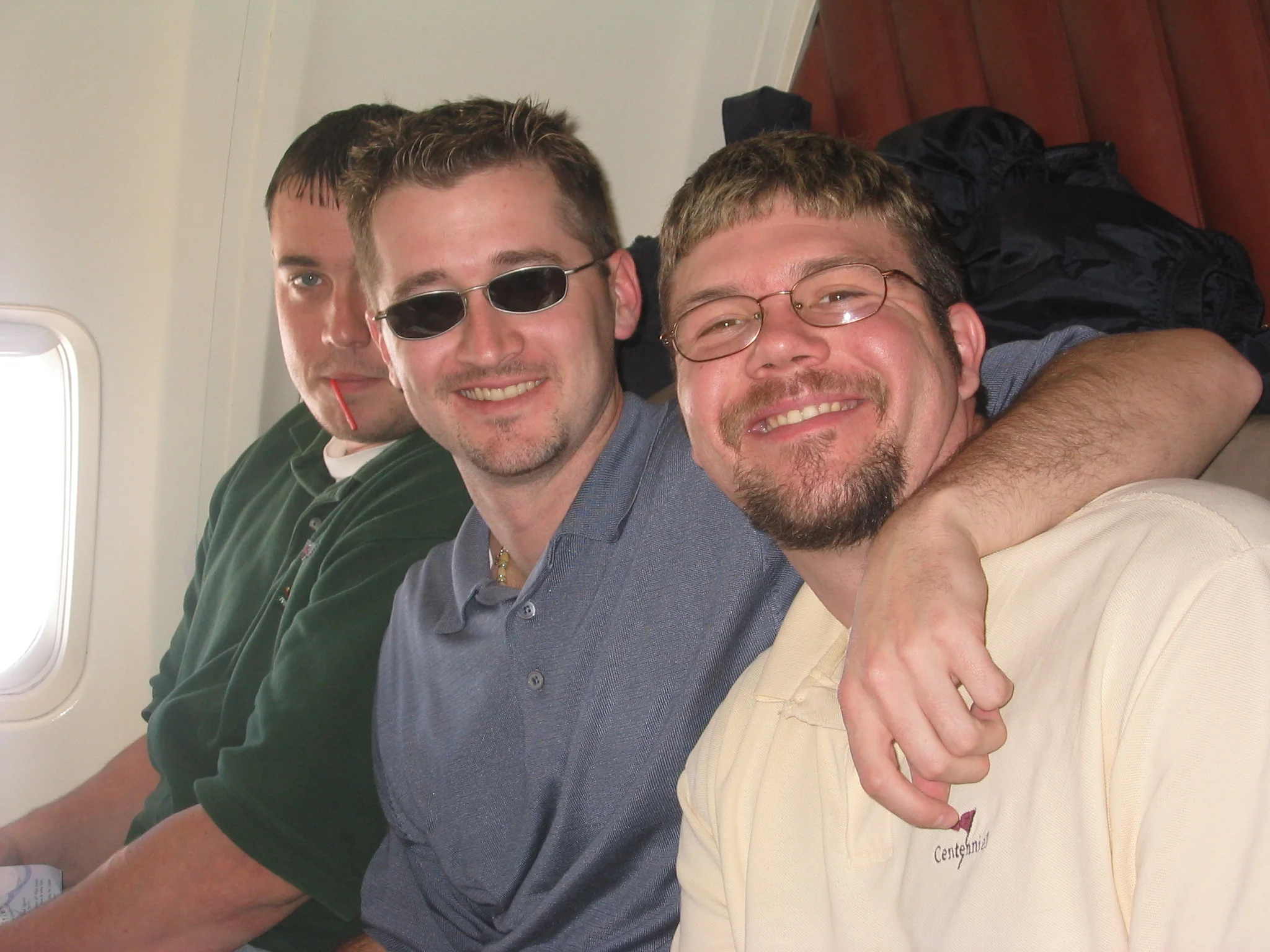 Vegas2003_FC, LK, & TDew  - Airplane.JPG