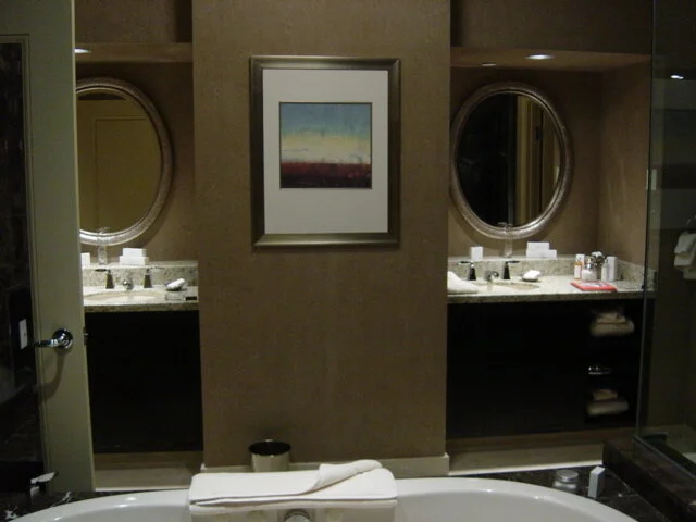 SuiteBath.JPG