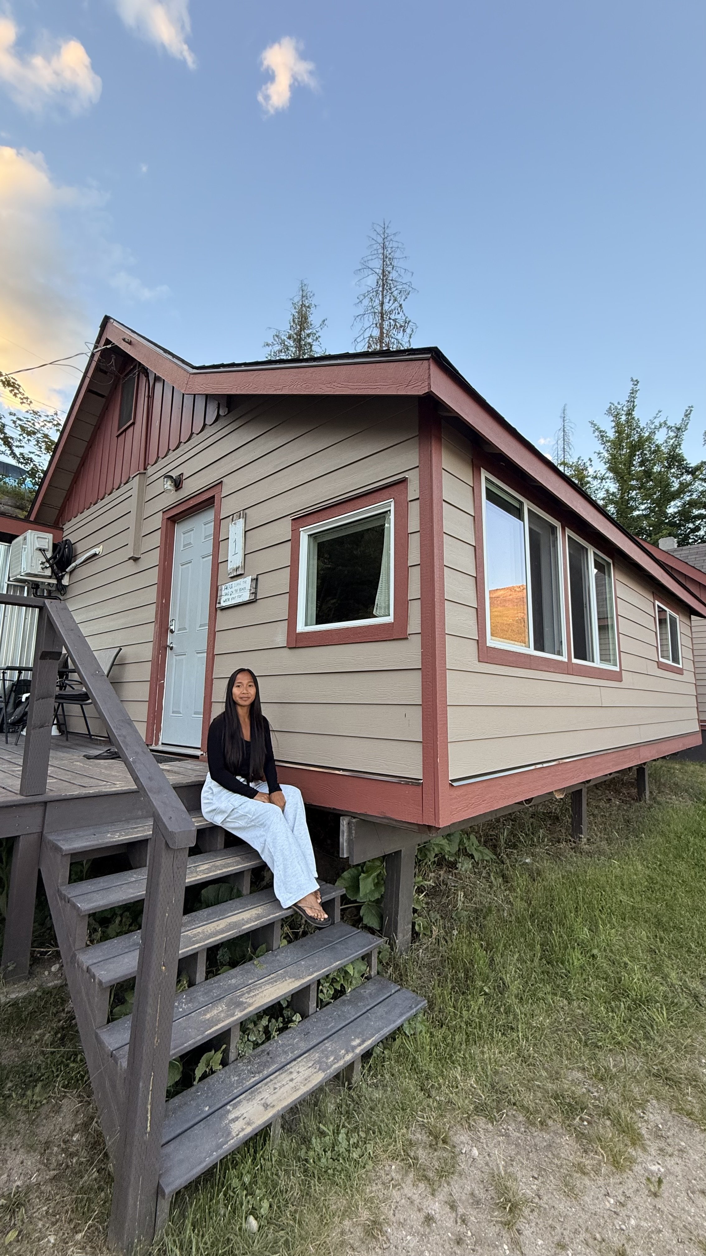 Beachfront Cabin at Mabel Lake Resort