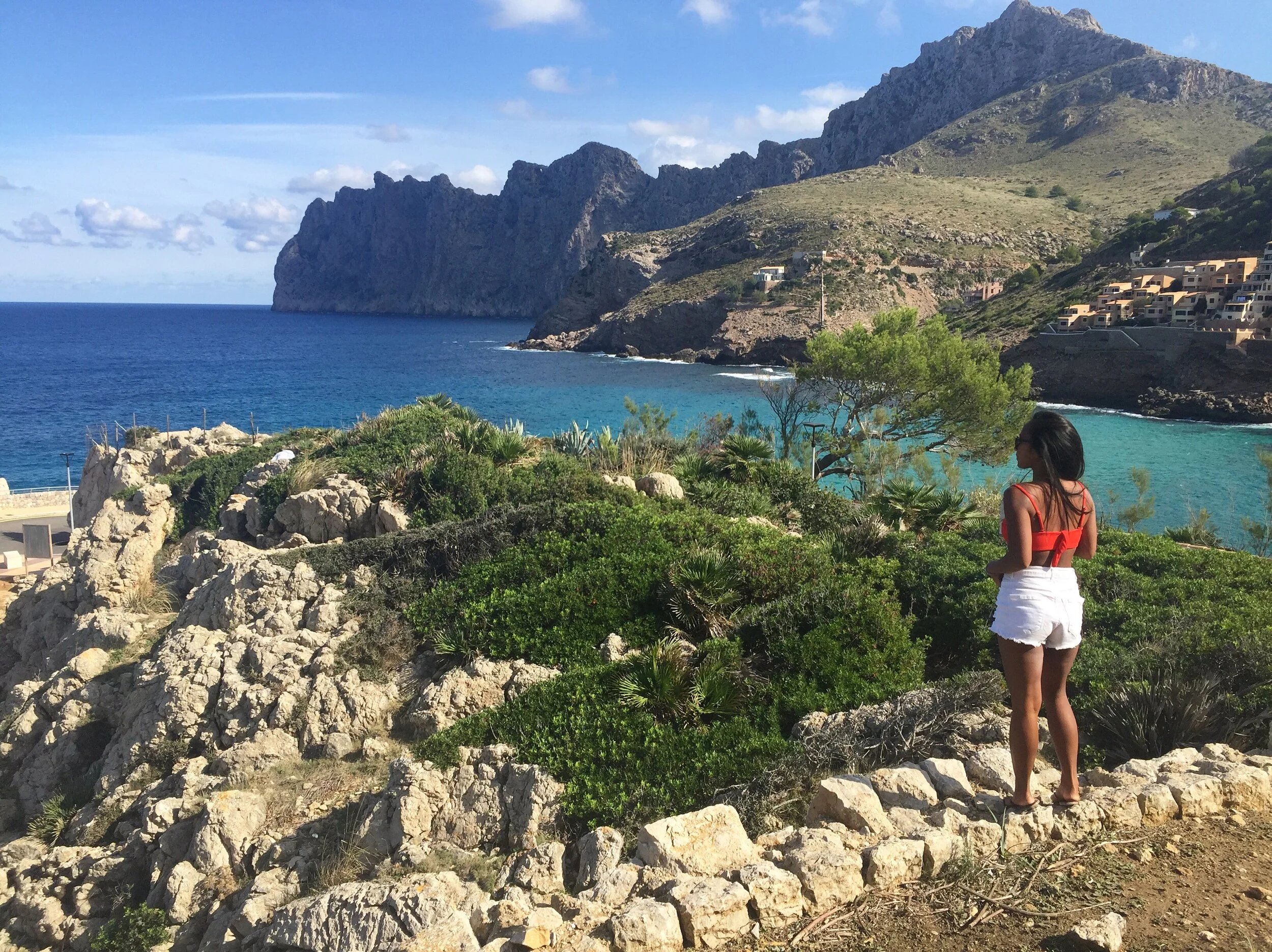 Guide to Travel Cala Sant Vicenc