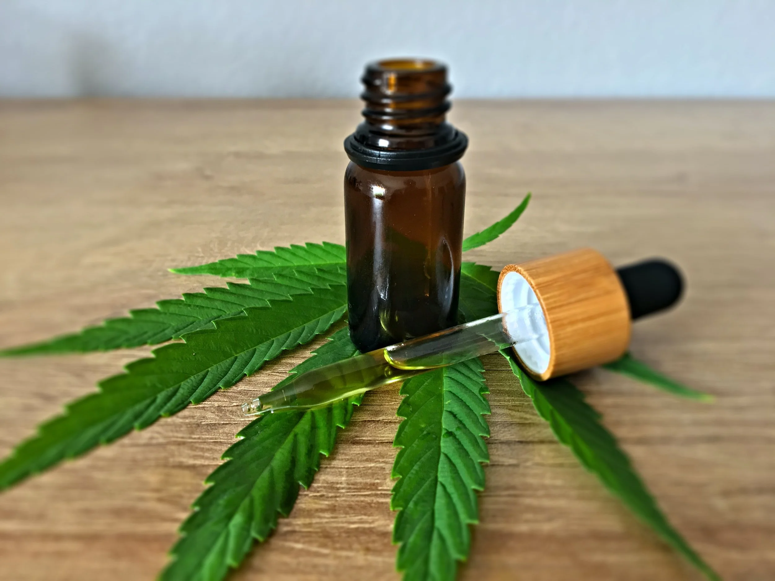 Understanding the Difference Between THC and HHC