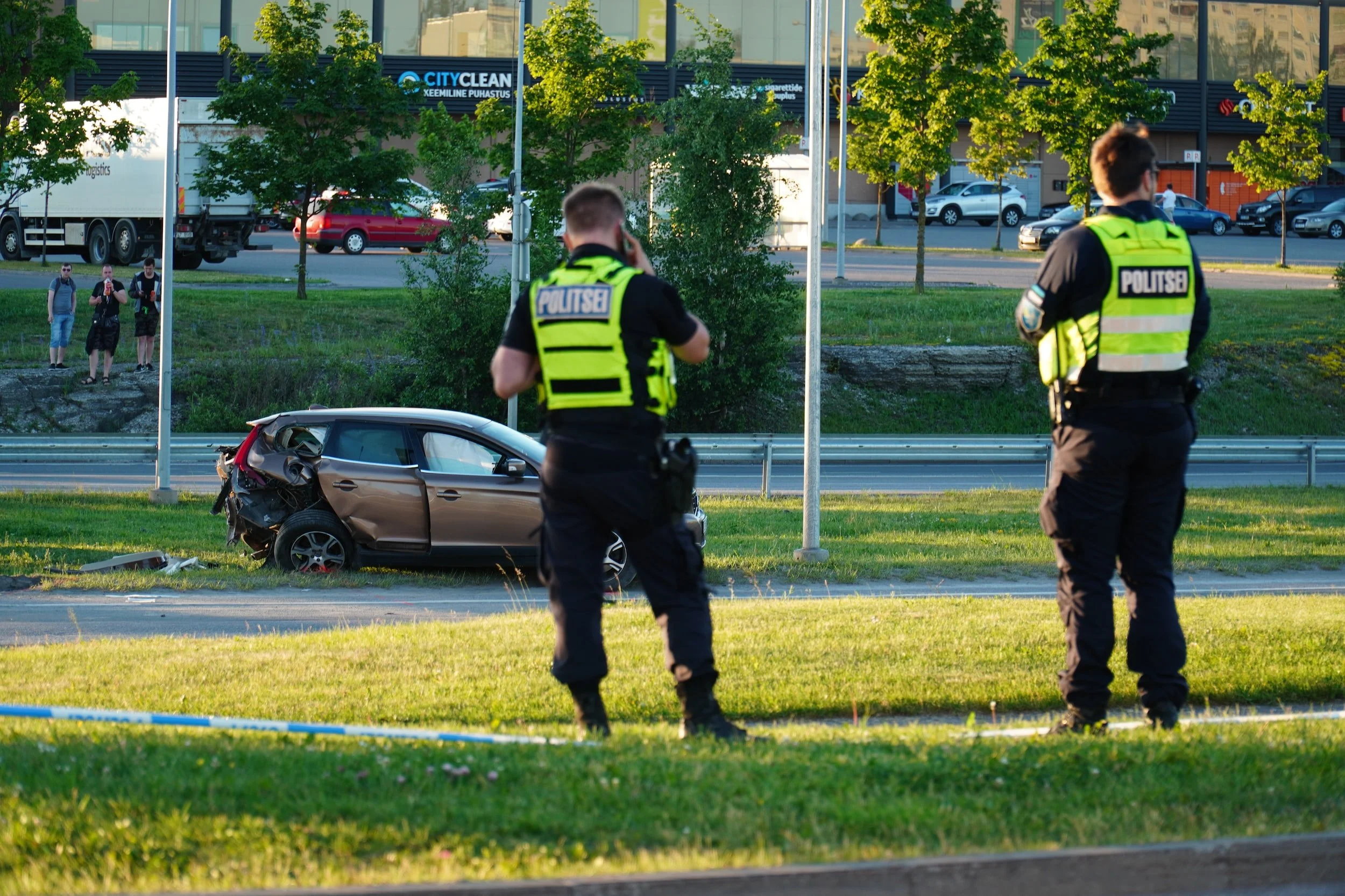 Road Accidents &amp; Traveling: Why You Need to Hire a Lawyer