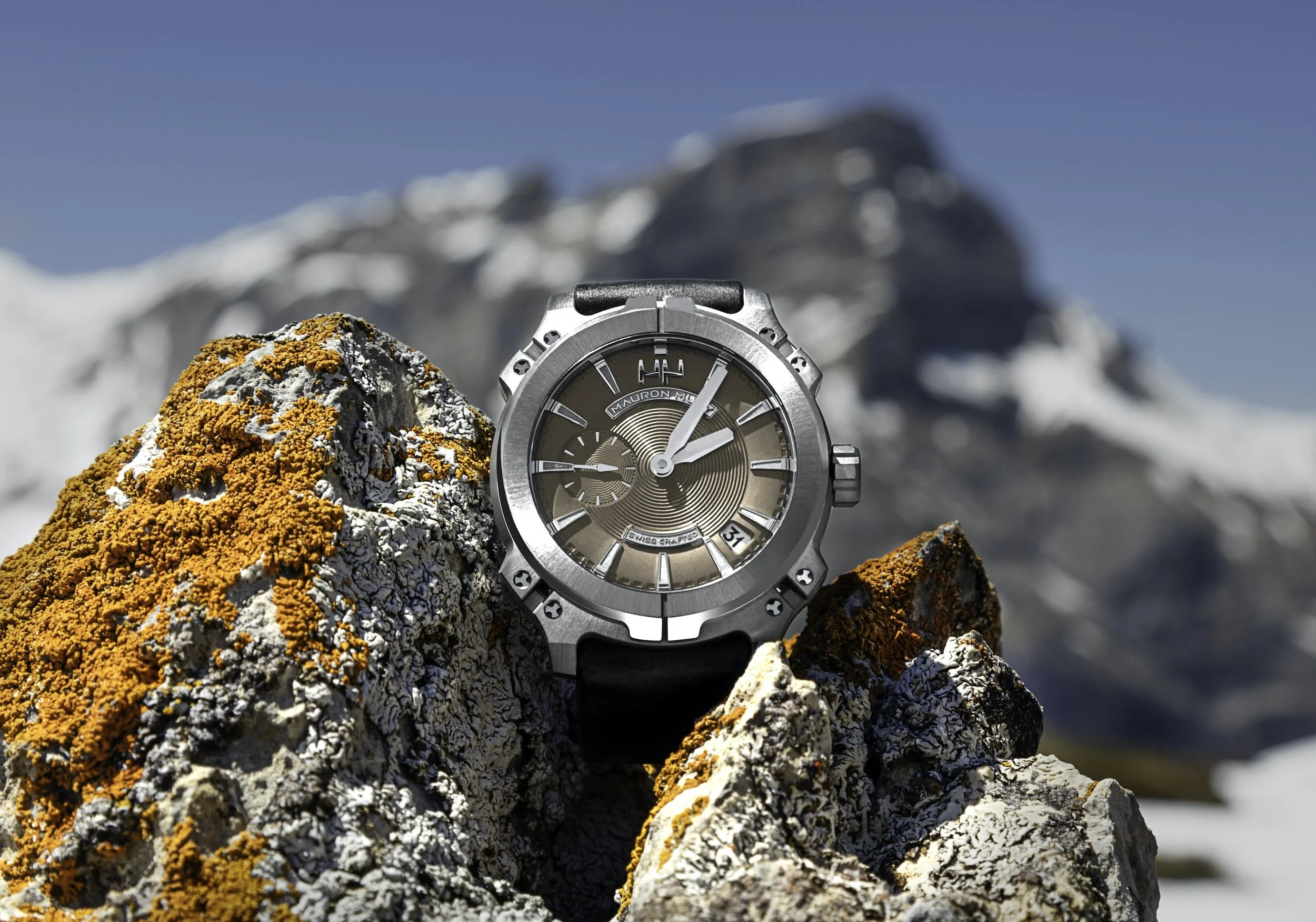 How to Take Care of Your Luxury Watch on Holiday