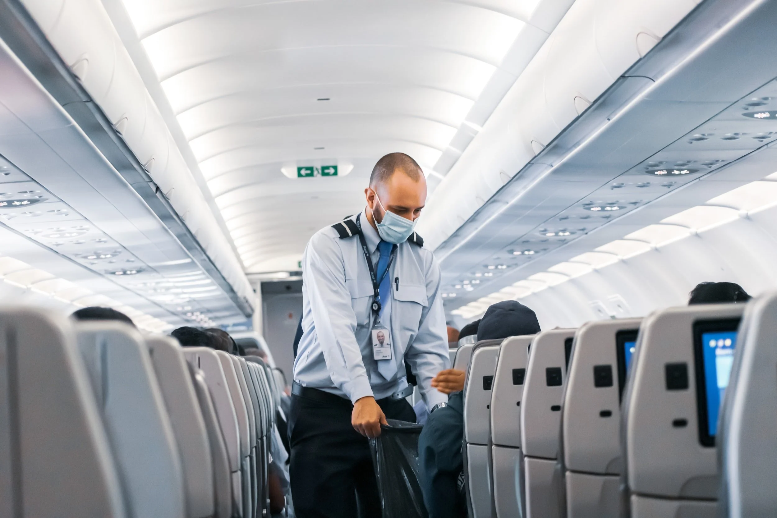 Wings of Success: 6 Essential Tips for Frequent Flyers to Maximize Comfort and Efficiency