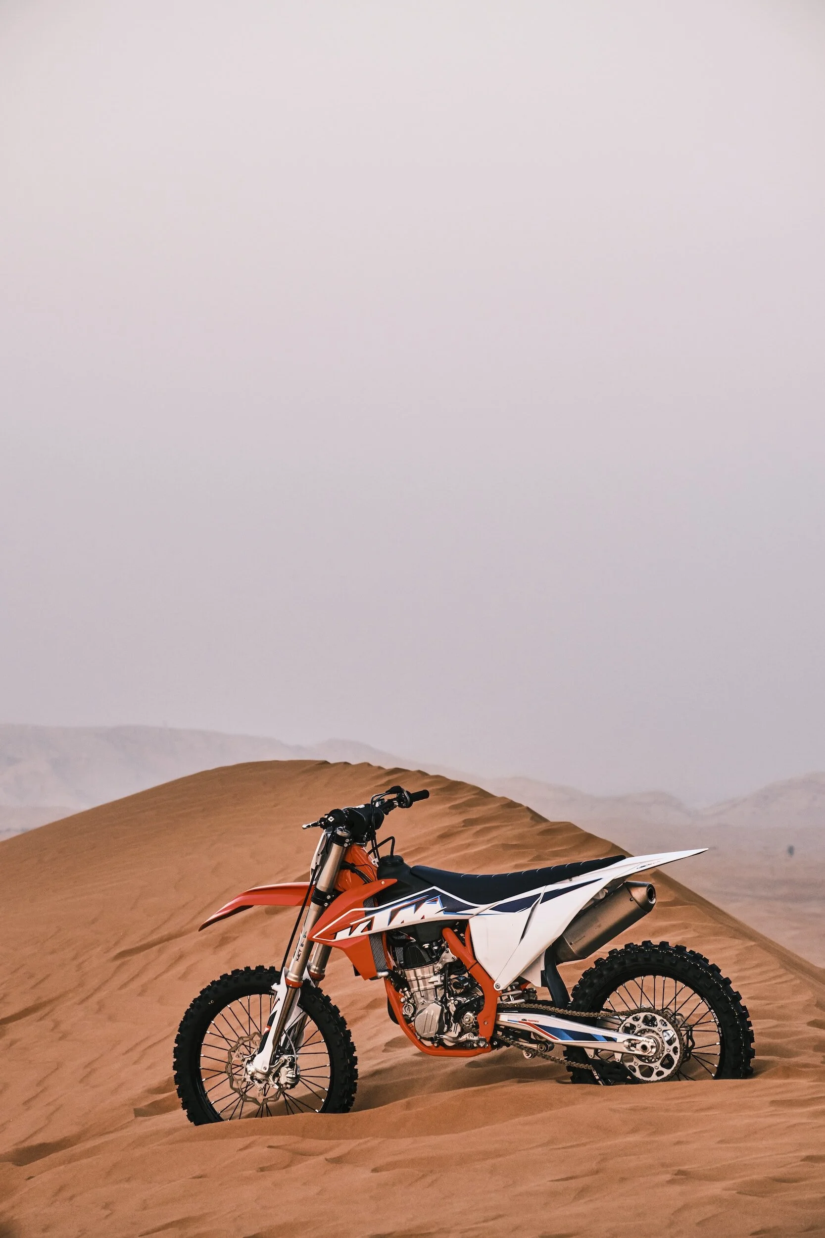 Renting Dirt Bikes in the Dubai Desert: A Comprehensive Guide