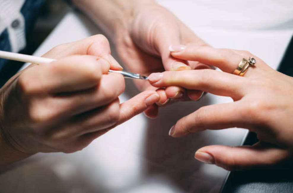 The Complete Walkthrough To Achieving Stunning Gel Nail Extensions