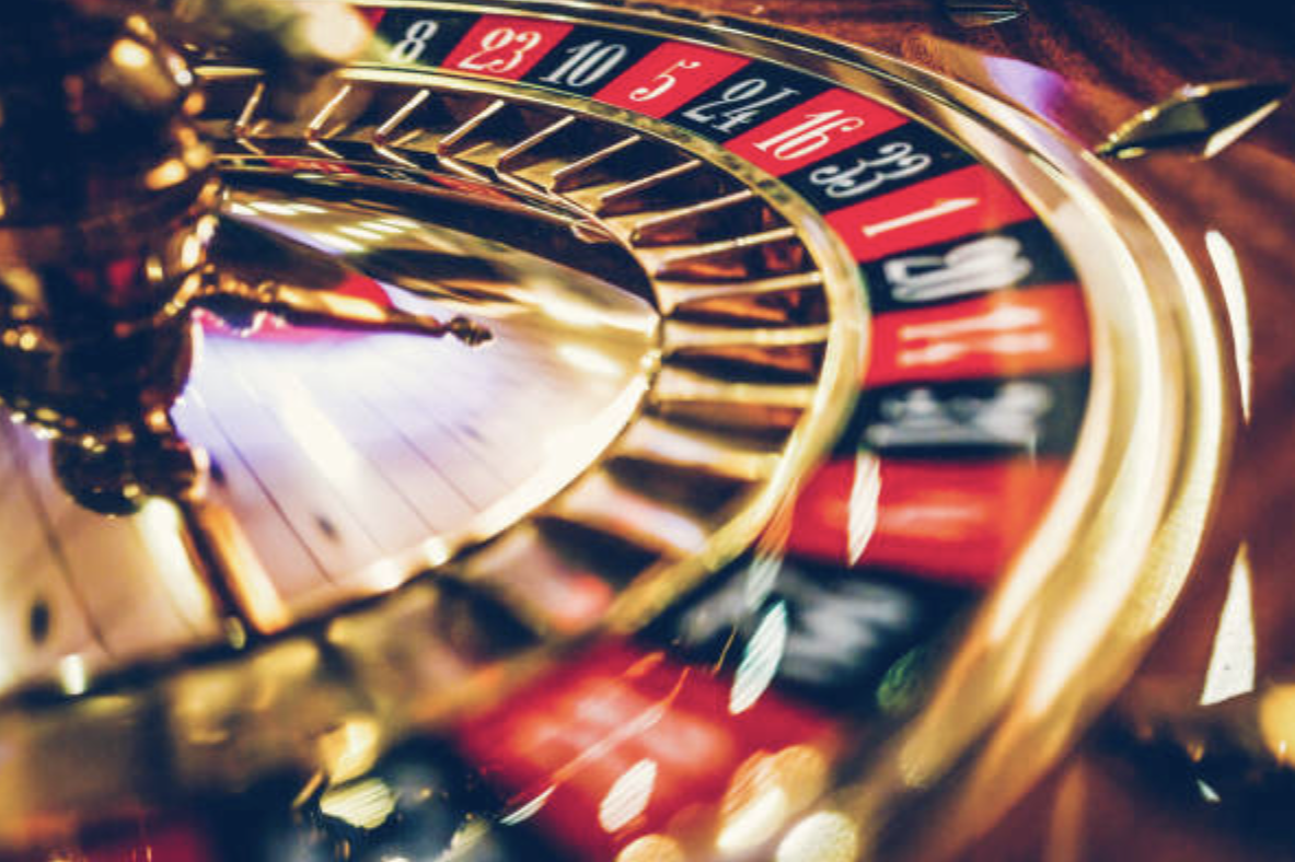 Glamour Spins: Incorporating Online Slots into Your Social Events