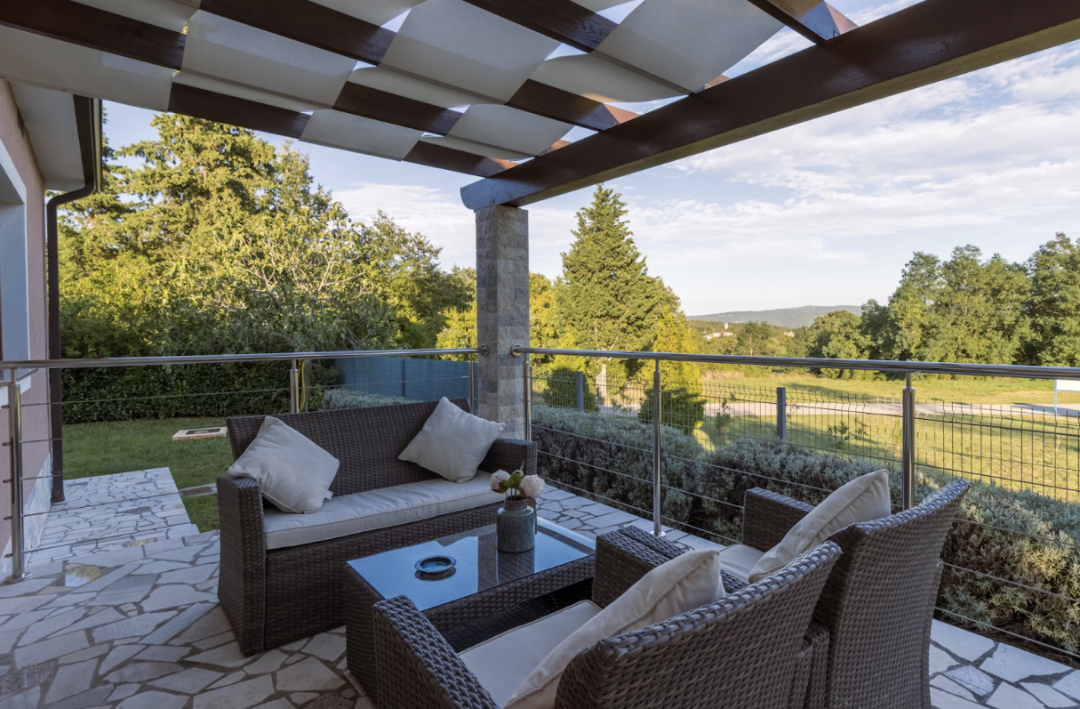 Top Reasons to Upgrade to a New Patio Door