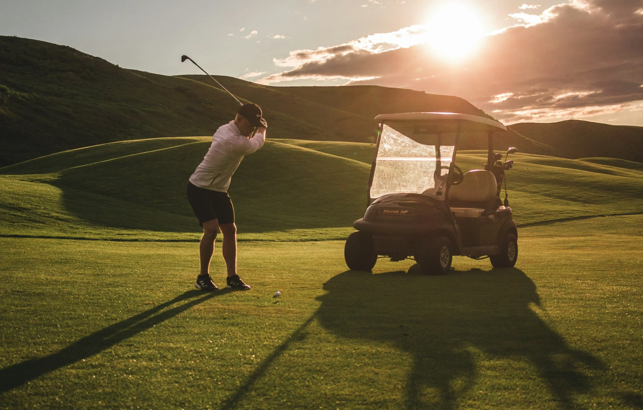 How to Choose the Right Golf Cart: A Comprehensive Guide