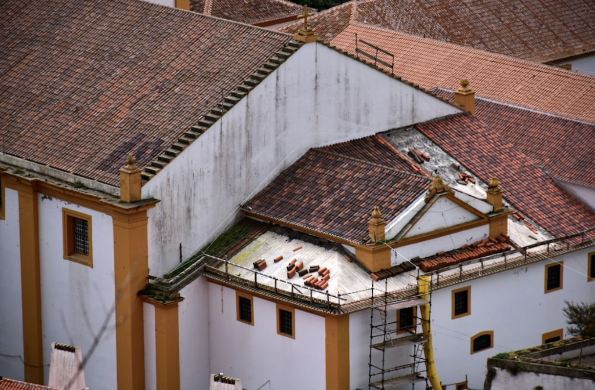 Signs It's Time for a Roof Replacement: Don't Ignore These Red Flags