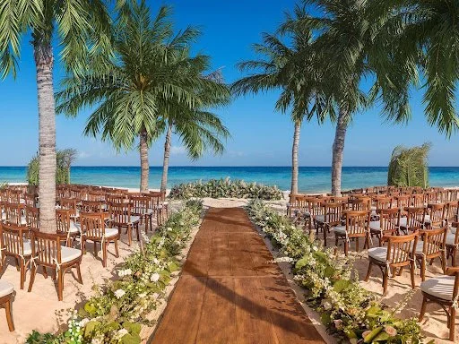 What Are the Best Tips for Travelling to a Destination Wedding in Mexico?