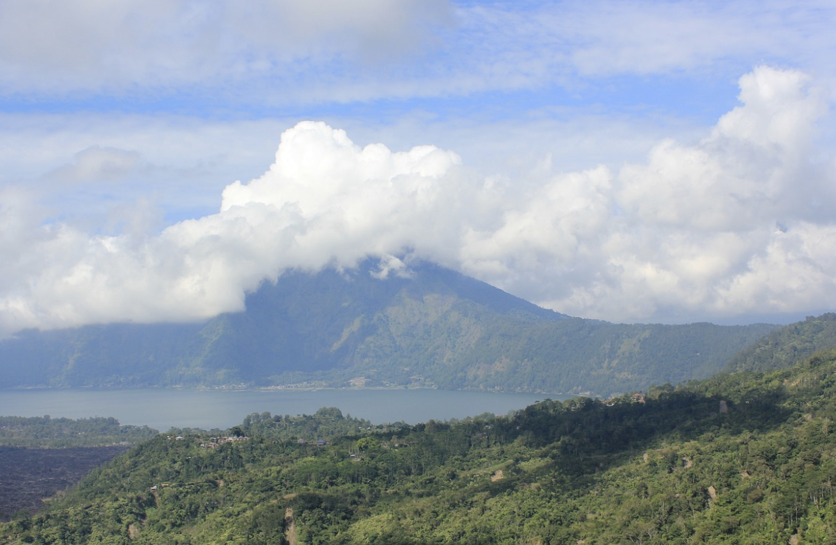 Volcanic Views and Velvet Stays - Lake Batur's Luxury Villas