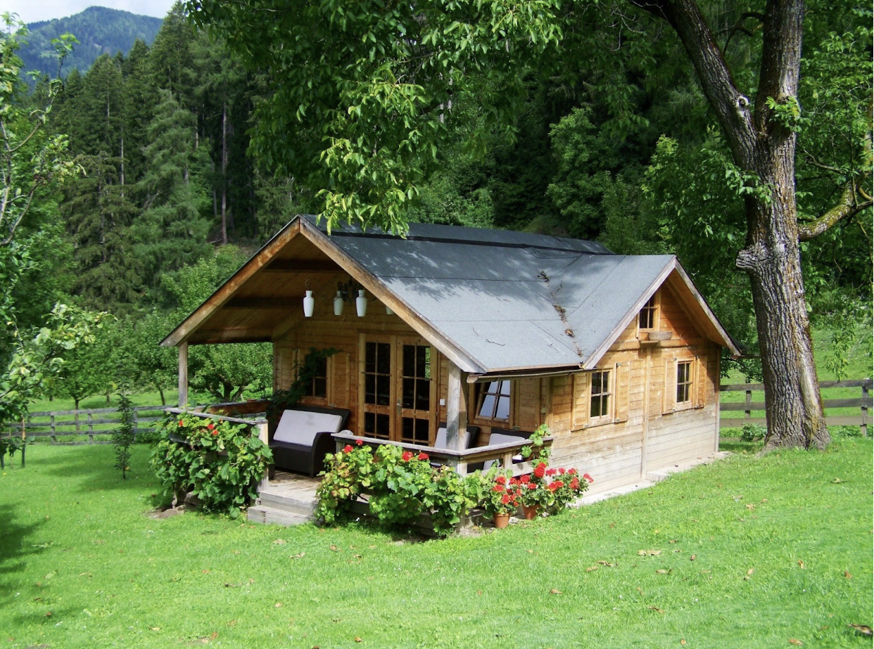 How to Ensure Your Tiny Home's Exterior Repairs Go Smoothly