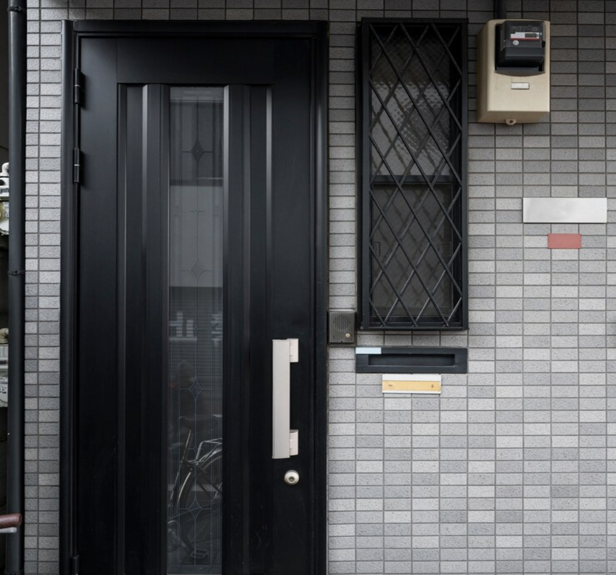 What to Keep in Mind When Adding Screen Doors and Windows to Your Home