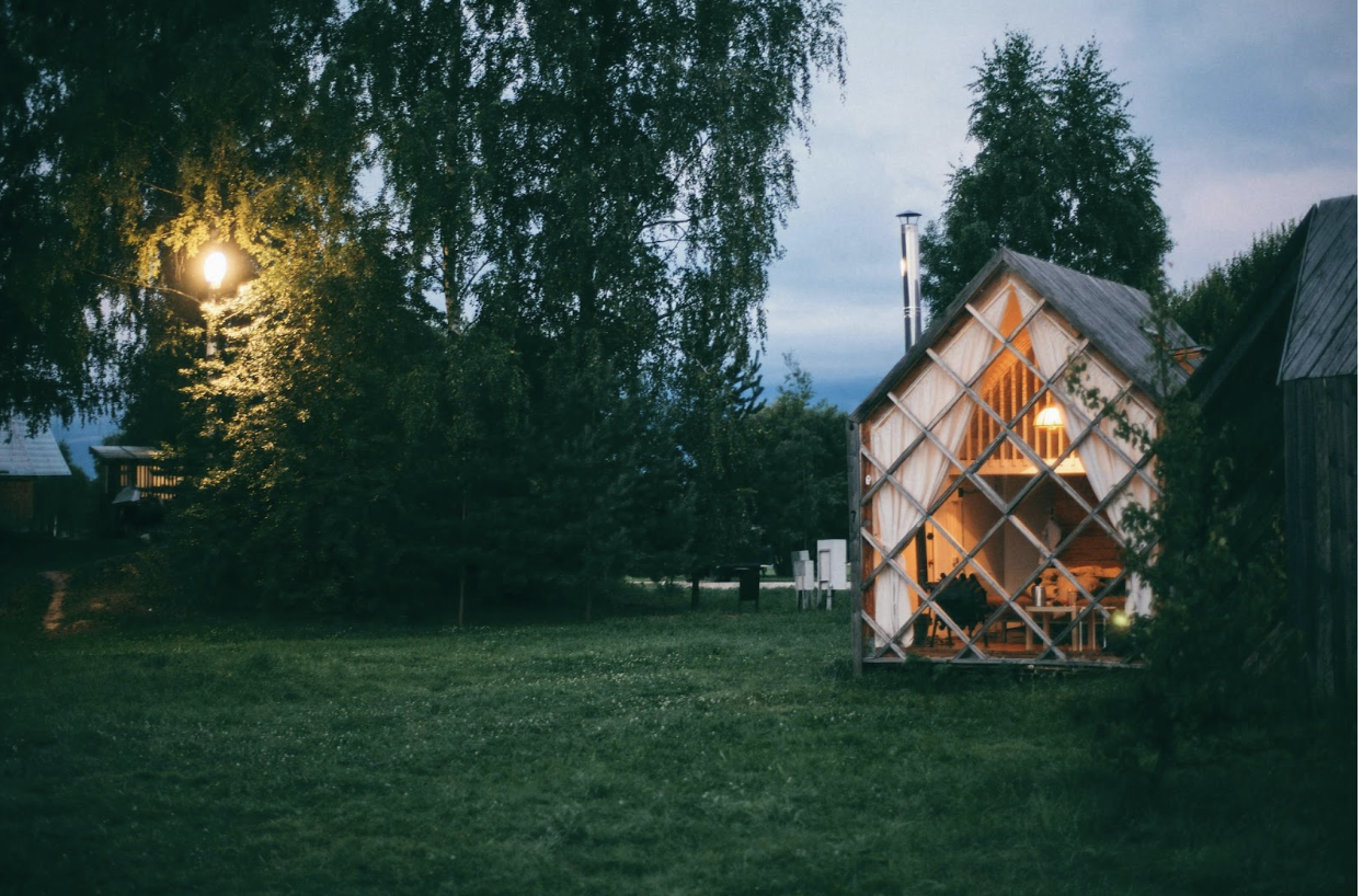 How to Ensure a Successful Roofing Replacement for Your Tiny Home