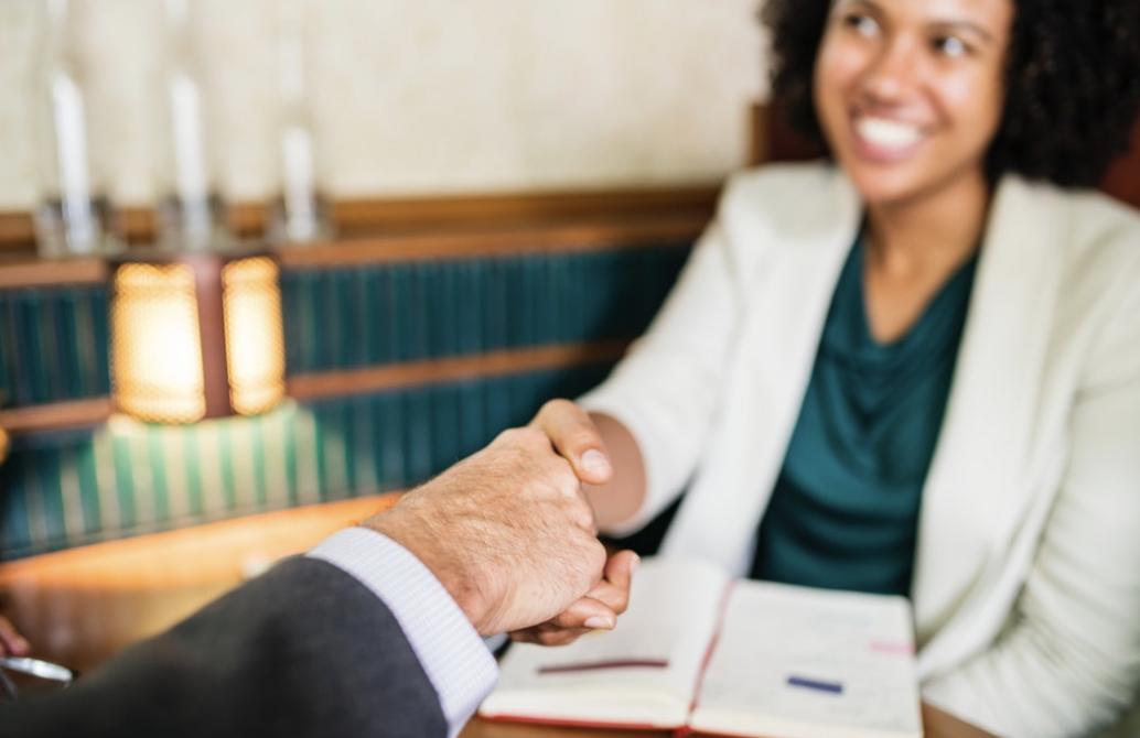 What to Consider When Choosing a Business Lawyer