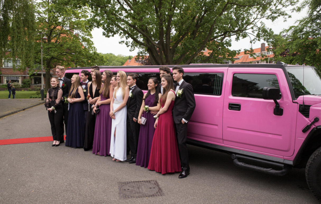 Why 90% of Corporate Travelers Prefer Stress-Free Limousine Services for Business Trips