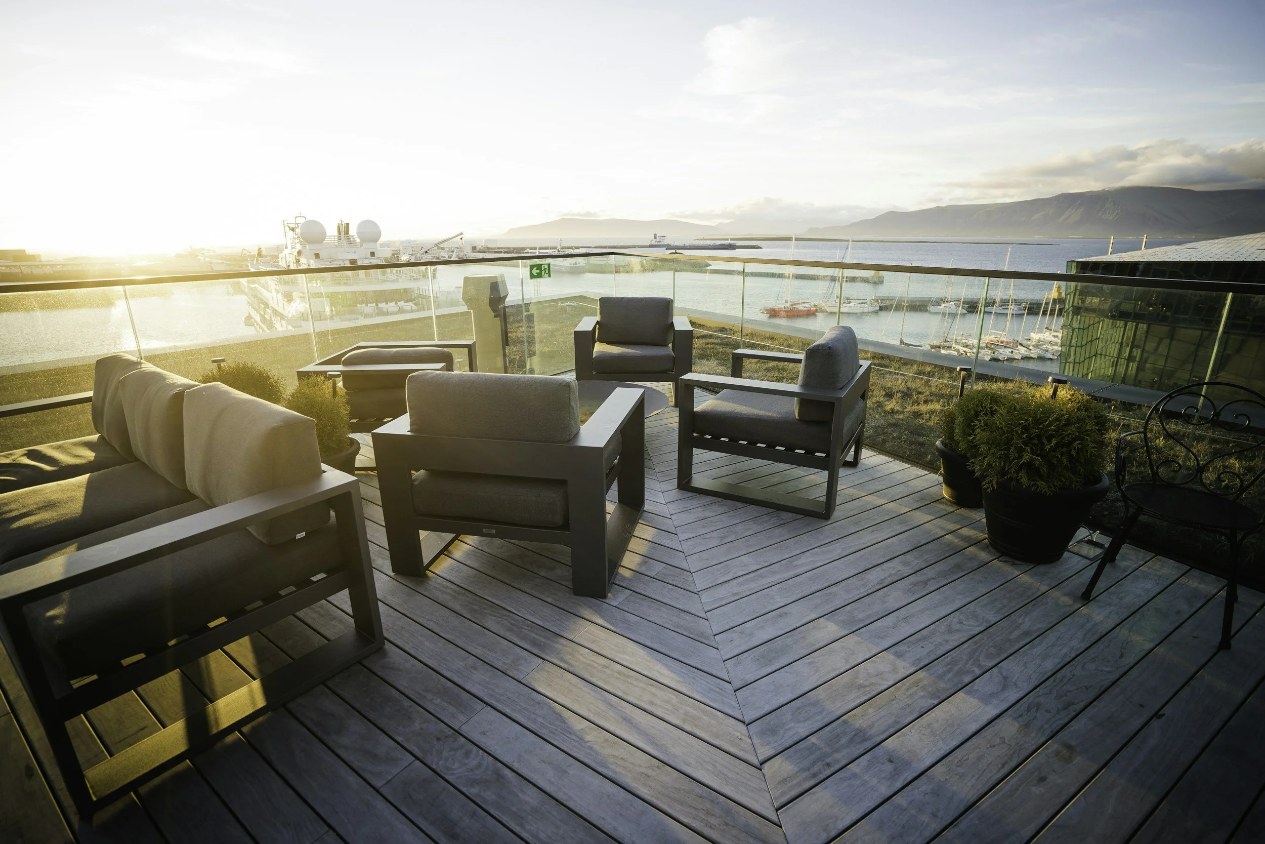 Flat Roof Patios: Modern Design Ideas for Outdoor Spaces