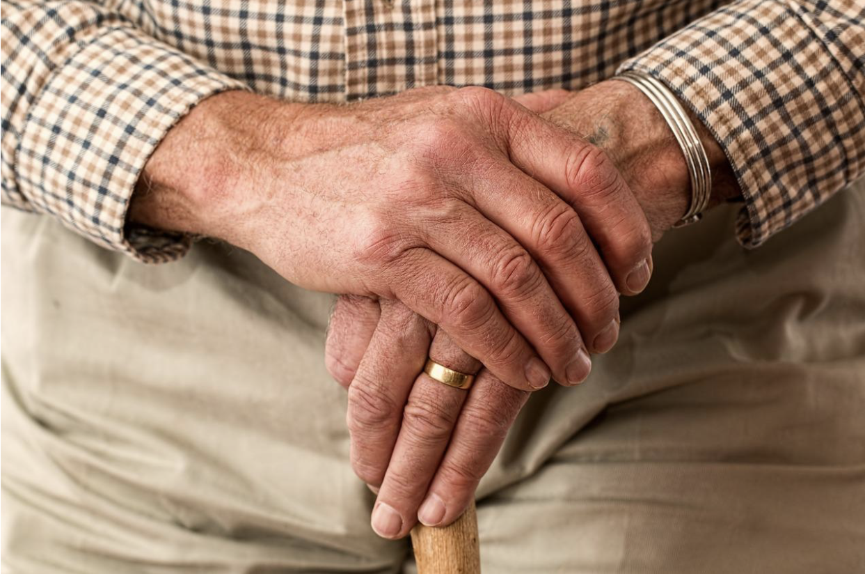 A Guide to Touring a Senior Living Residence