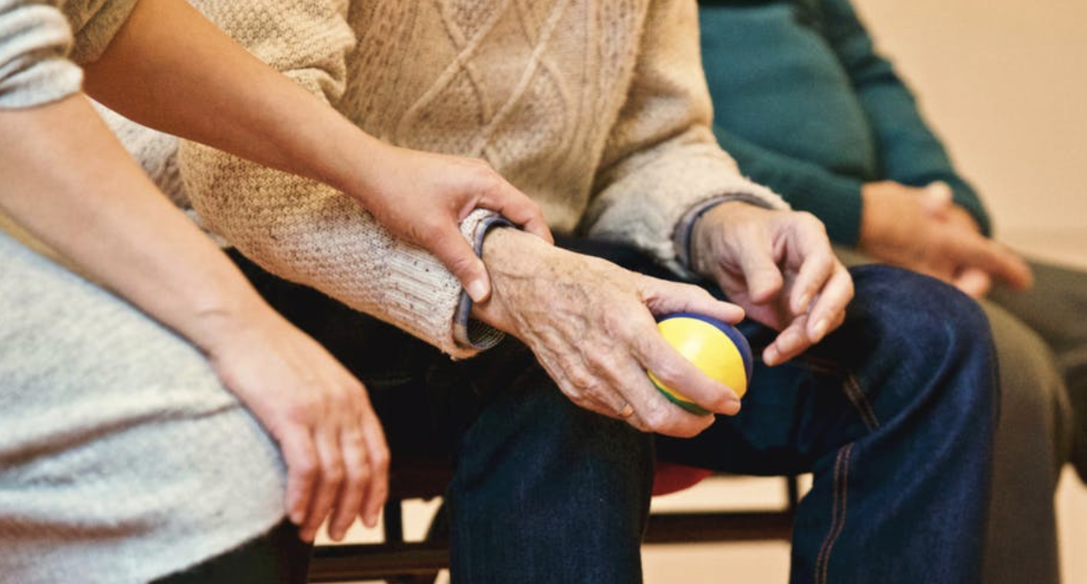 How to Keep a Close Eye of Your Loved One’s Nursing Home Care Even When Traveling