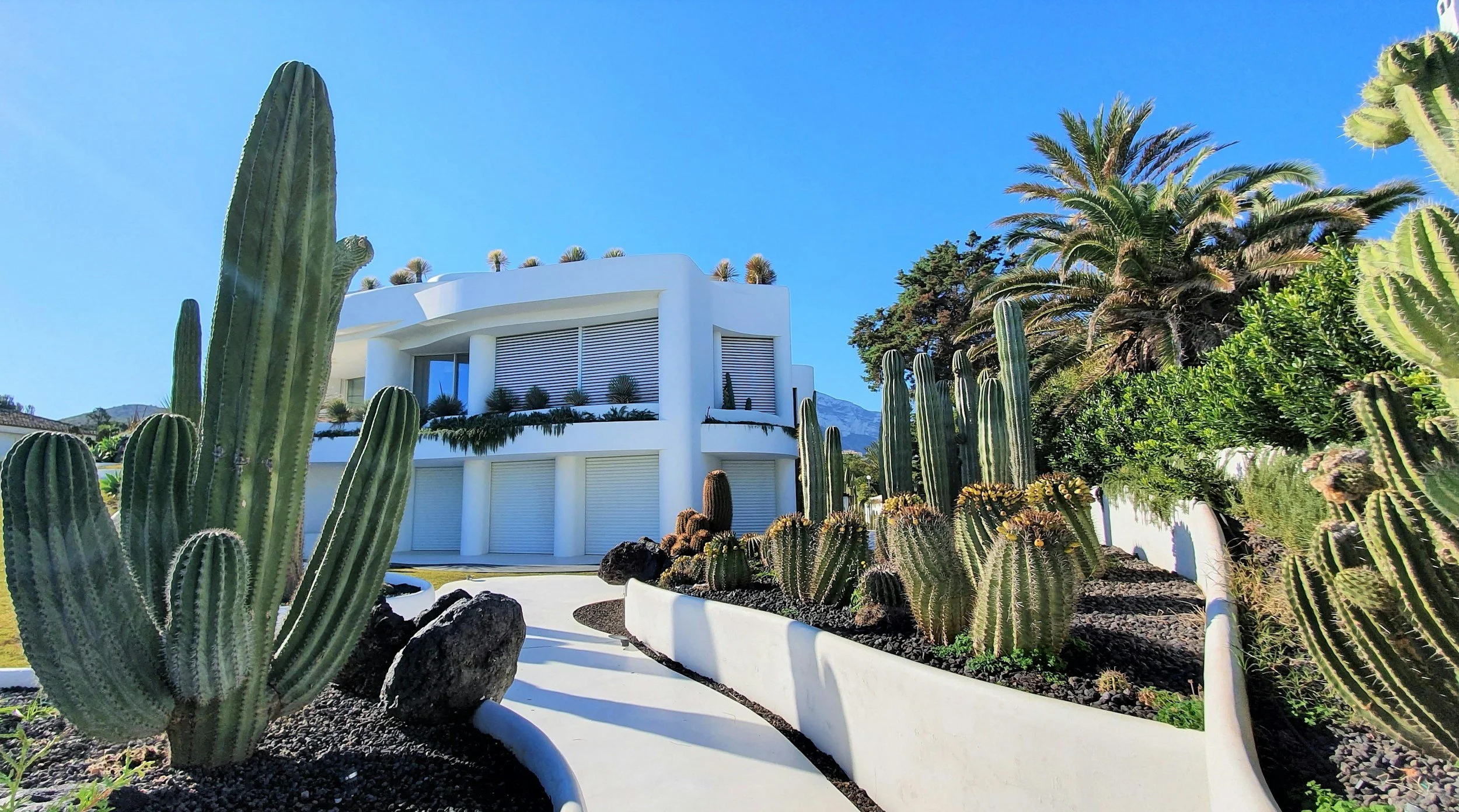 Experience Exclusive Comfort: Top Reasons to Choose Luxury and Private Villas