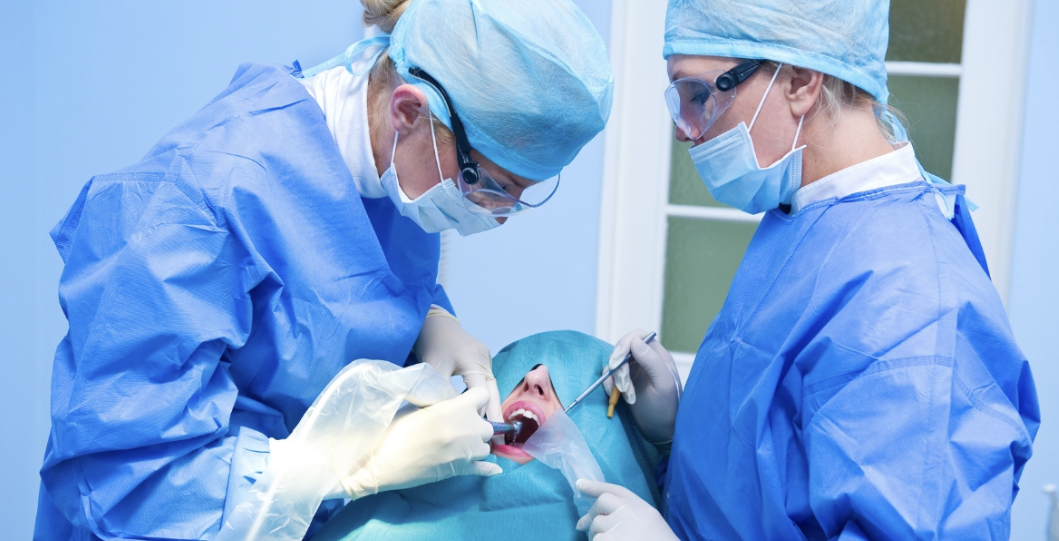 The Role of Dental Sponges in Implant Procedures