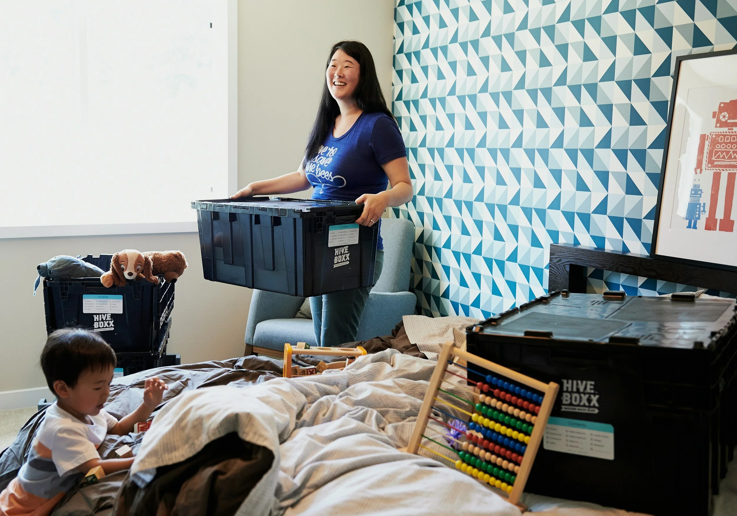 How to Stay Organized During a Family Move