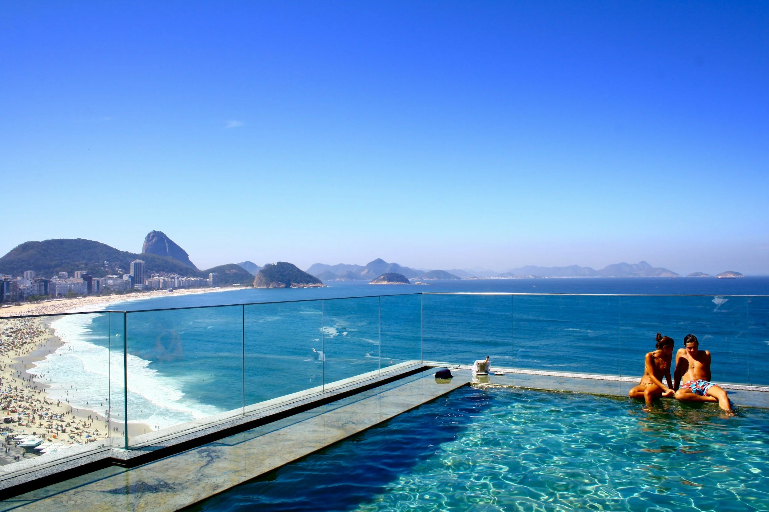 How to Plan the Perfect Luxury Resort Getaway for Young Couples