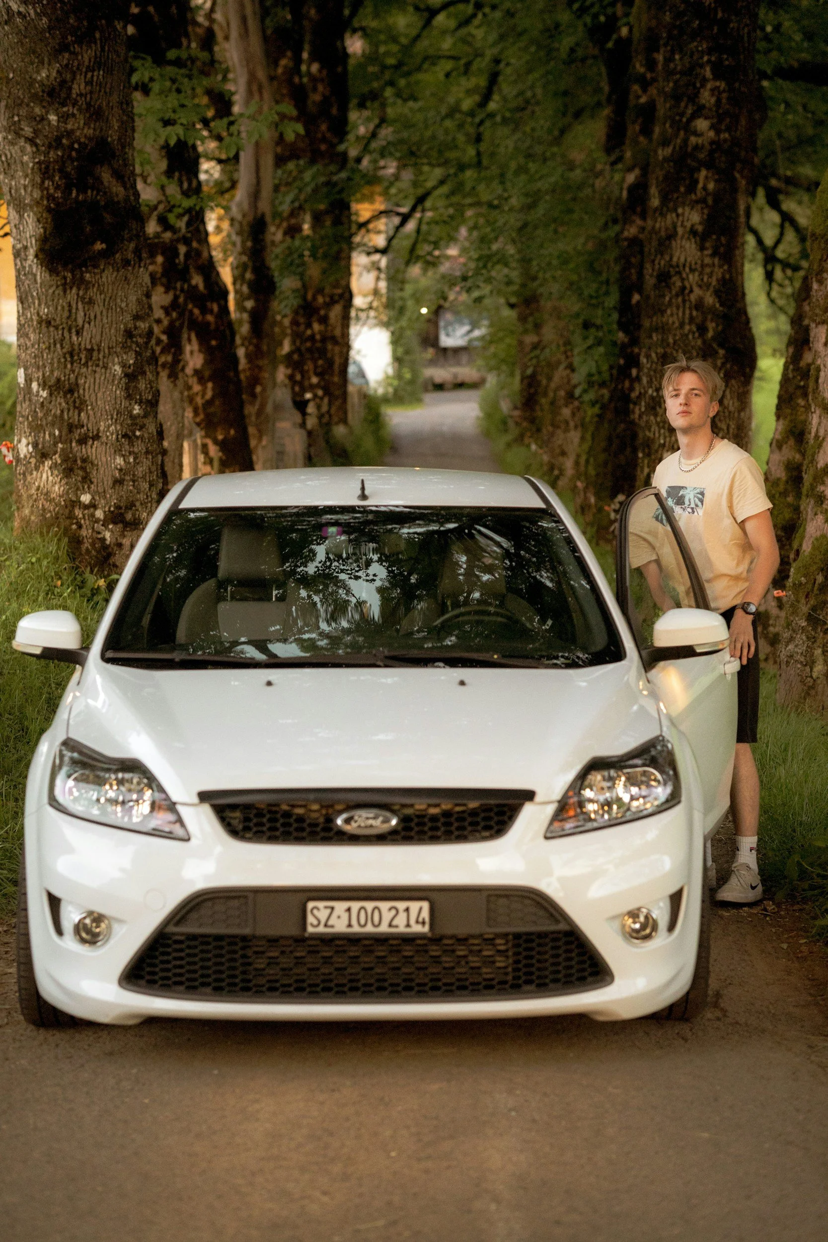 Car Dealers’ Advice on Choosing the Right Ford Car for Adventures