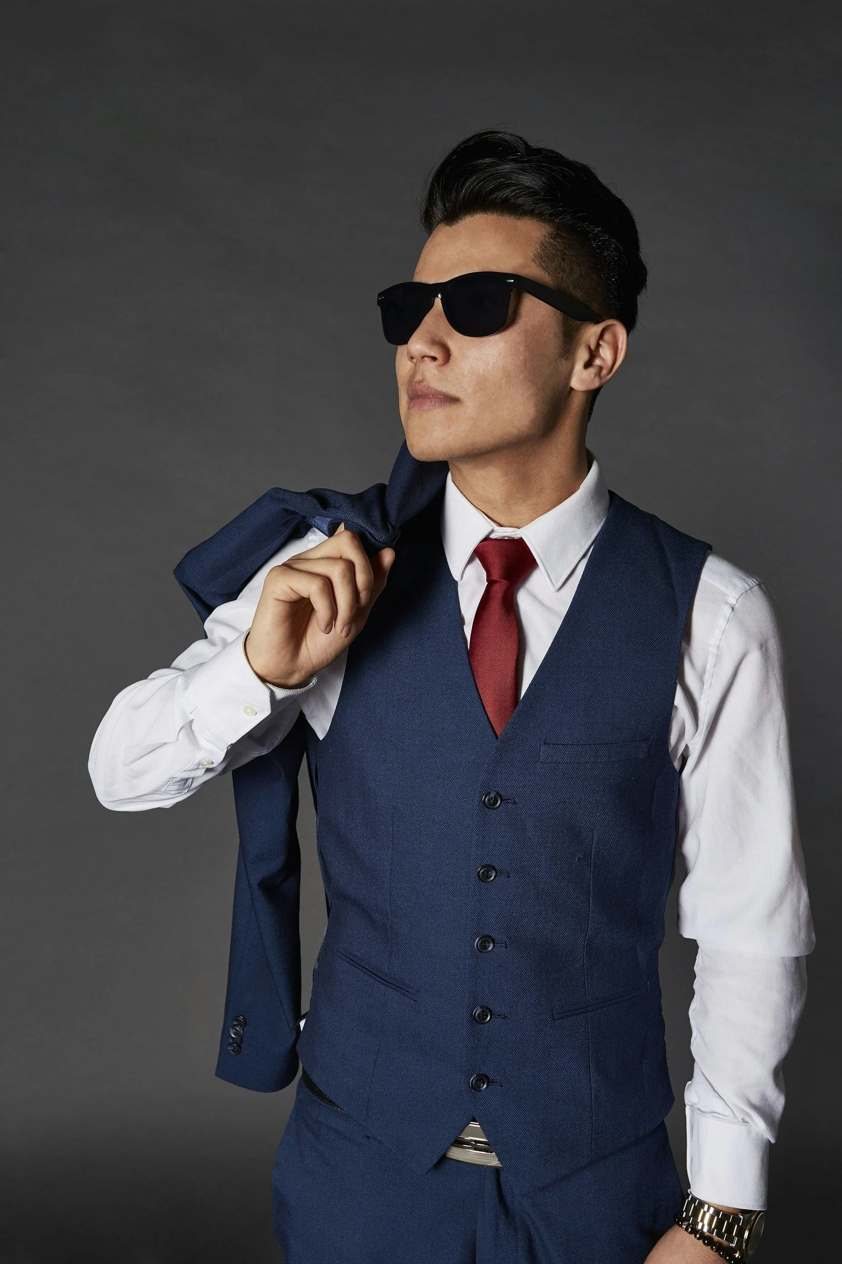 5 important reasons for every man to own a bespoke suit