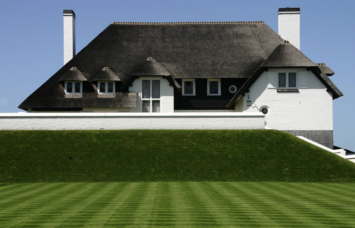 Practical Tips on Fixing Your Roof Promptly and Efficiently