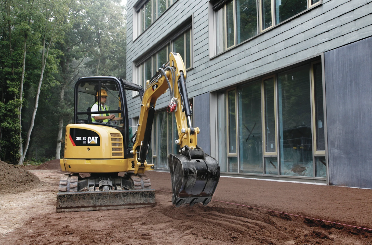 The Benefits of Adding a Rotating Grapple to Your Excavator