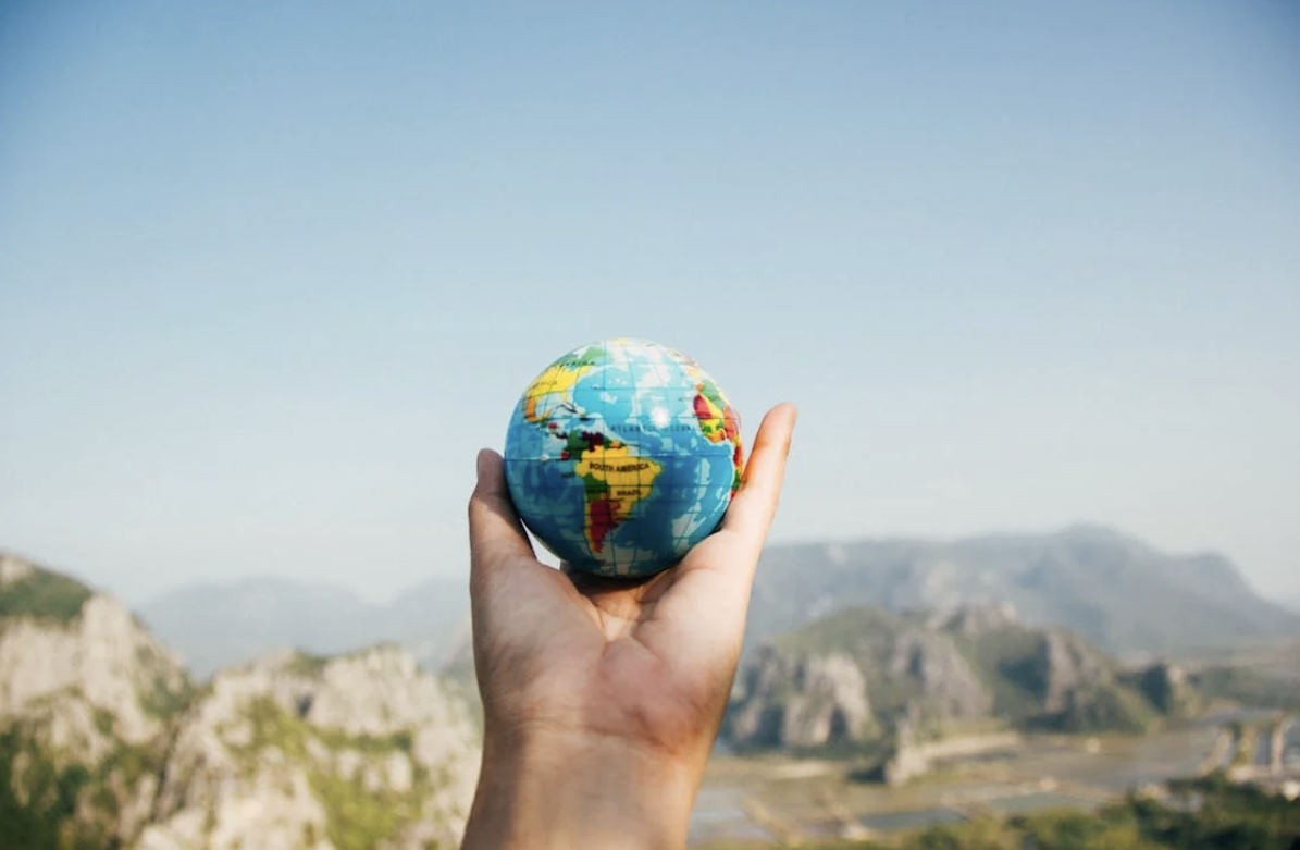The Essential Travel Checklist: Key Things Every Savvy Traveler Must Plan