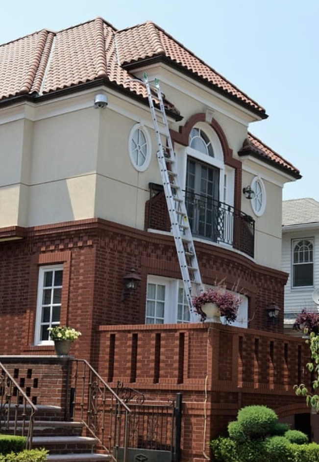 What Homeowners Should Look for During Routine Roof Inspections