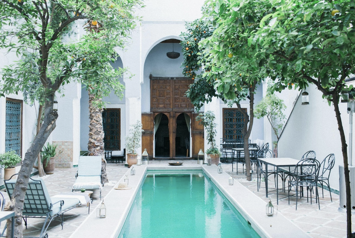 6 Ways to Transform Your Pool Time Into a Mini Vacation