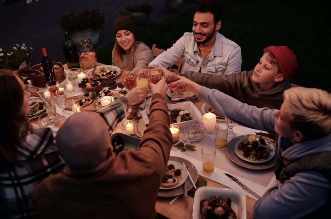 How to Choose the Best Beer to Bring to Your Family Gatherings