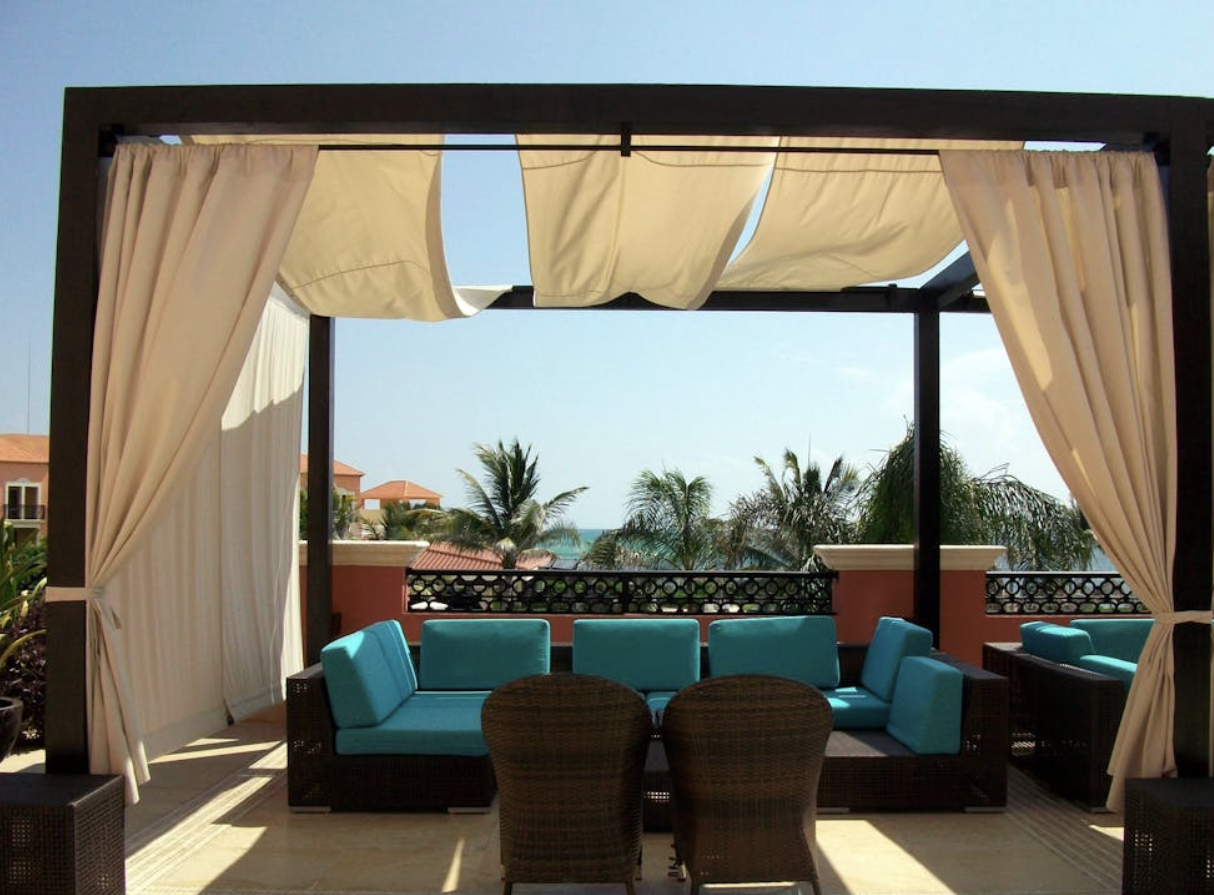 How to Build a Relaxing Outdoor Space That Blends Nature with Comfort