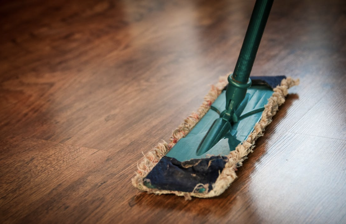 How to Tackle a Cluttered Home: Cleaning and Decluttering Tips