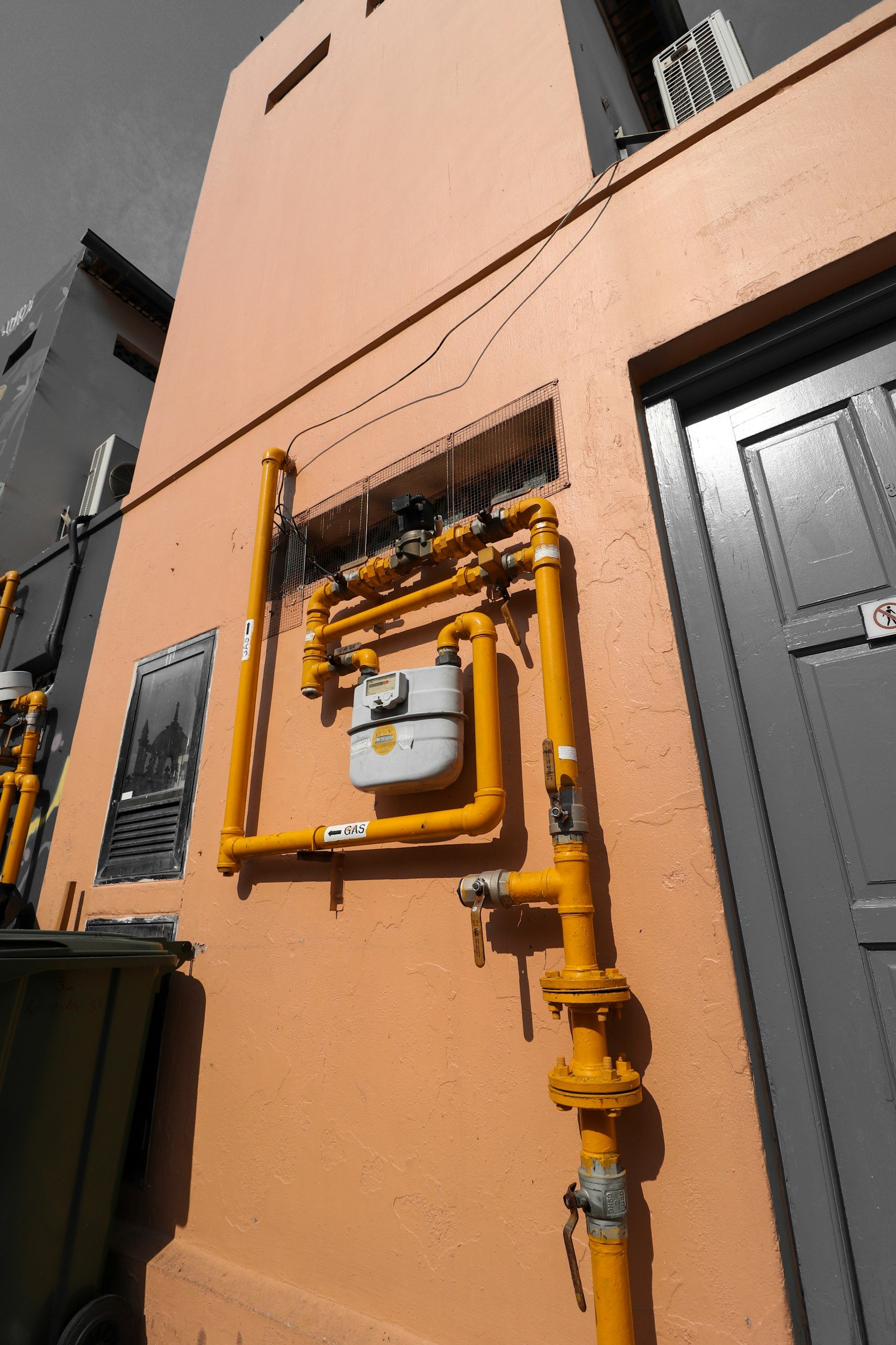 The Impact of Rising Water Bills and How Plumbing Contractors Can Help