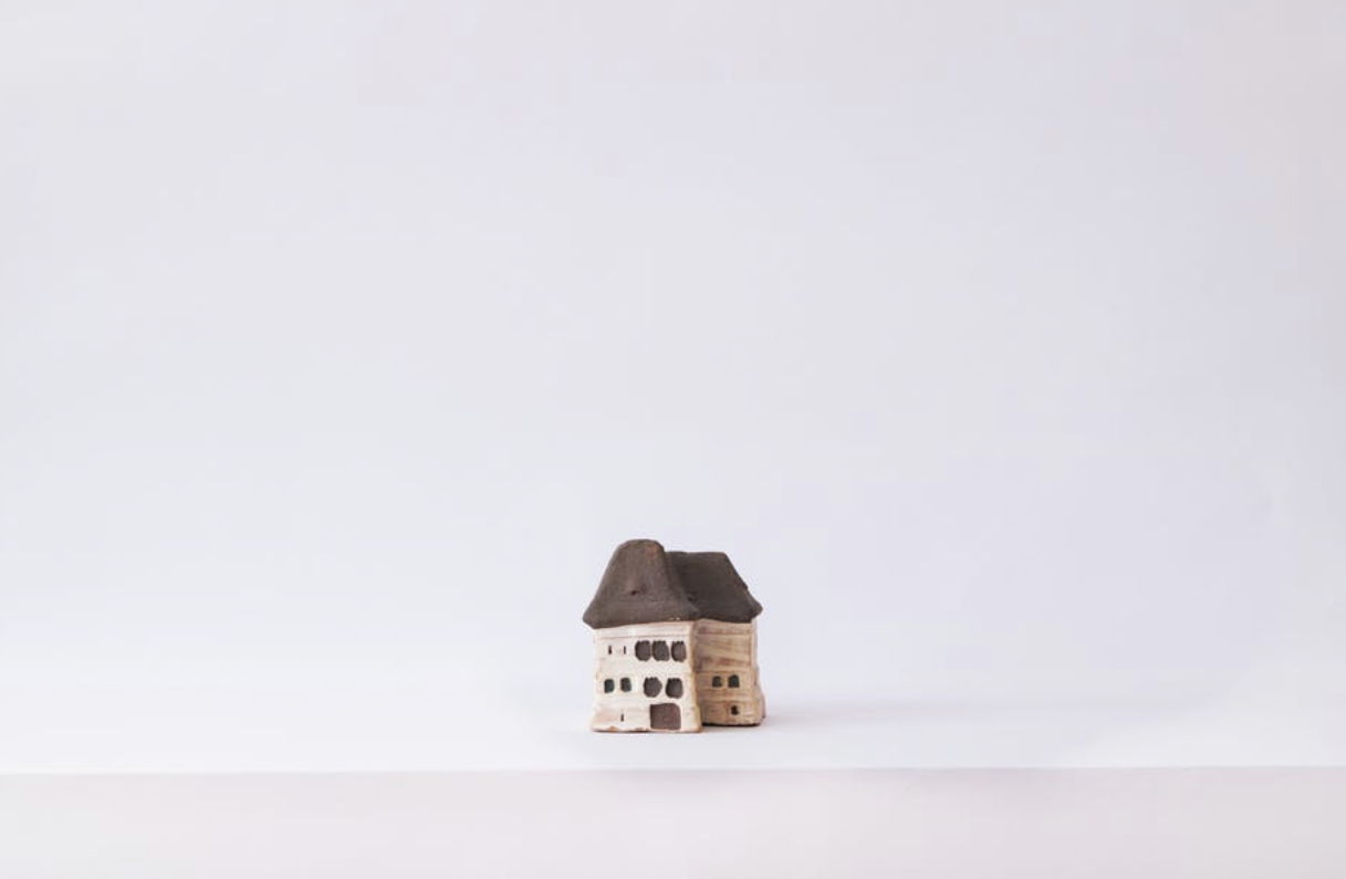 How to Choose the Right Windows for Your Tiny Home: A Guide