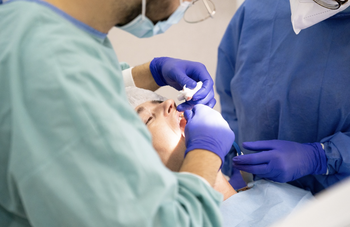 How Modern Dental Implants Improve Oral Health