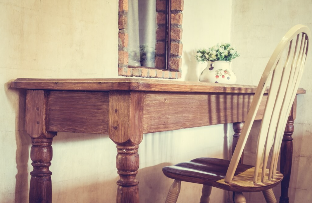 What Makes An Antique Dresser A Timeless Investment?&nbsp;