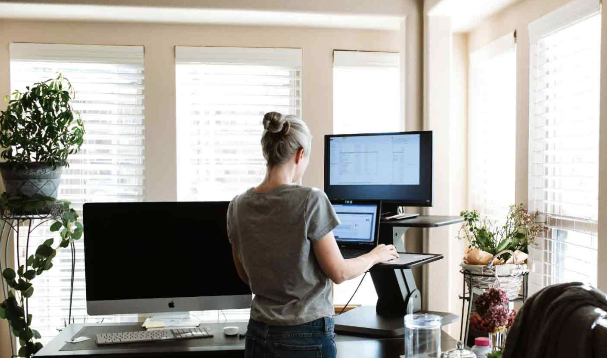 How to Work for Yourself from Home Without the Risk
