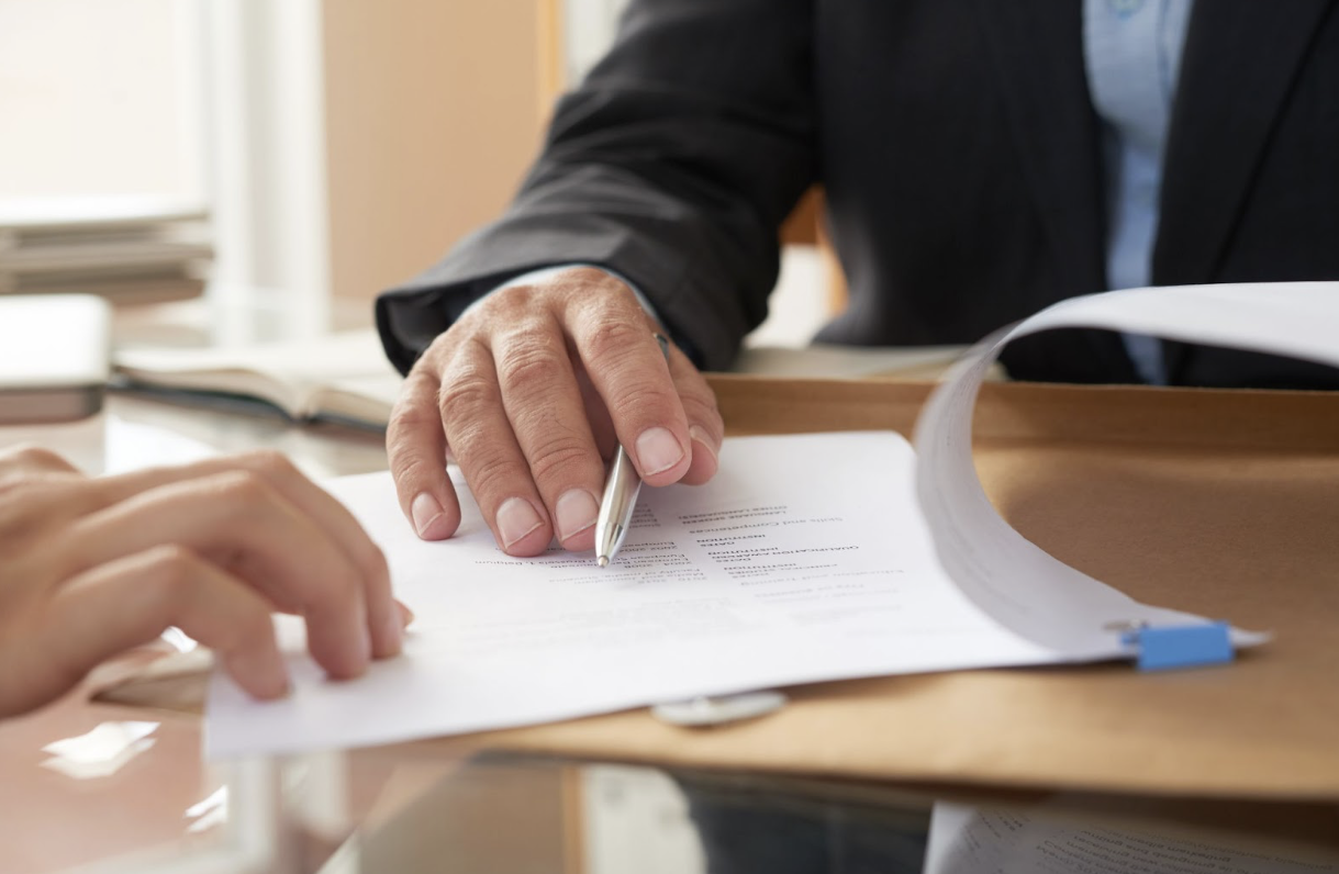 How Divorce Impact on Career: Insights from Therapists and Career Coaches